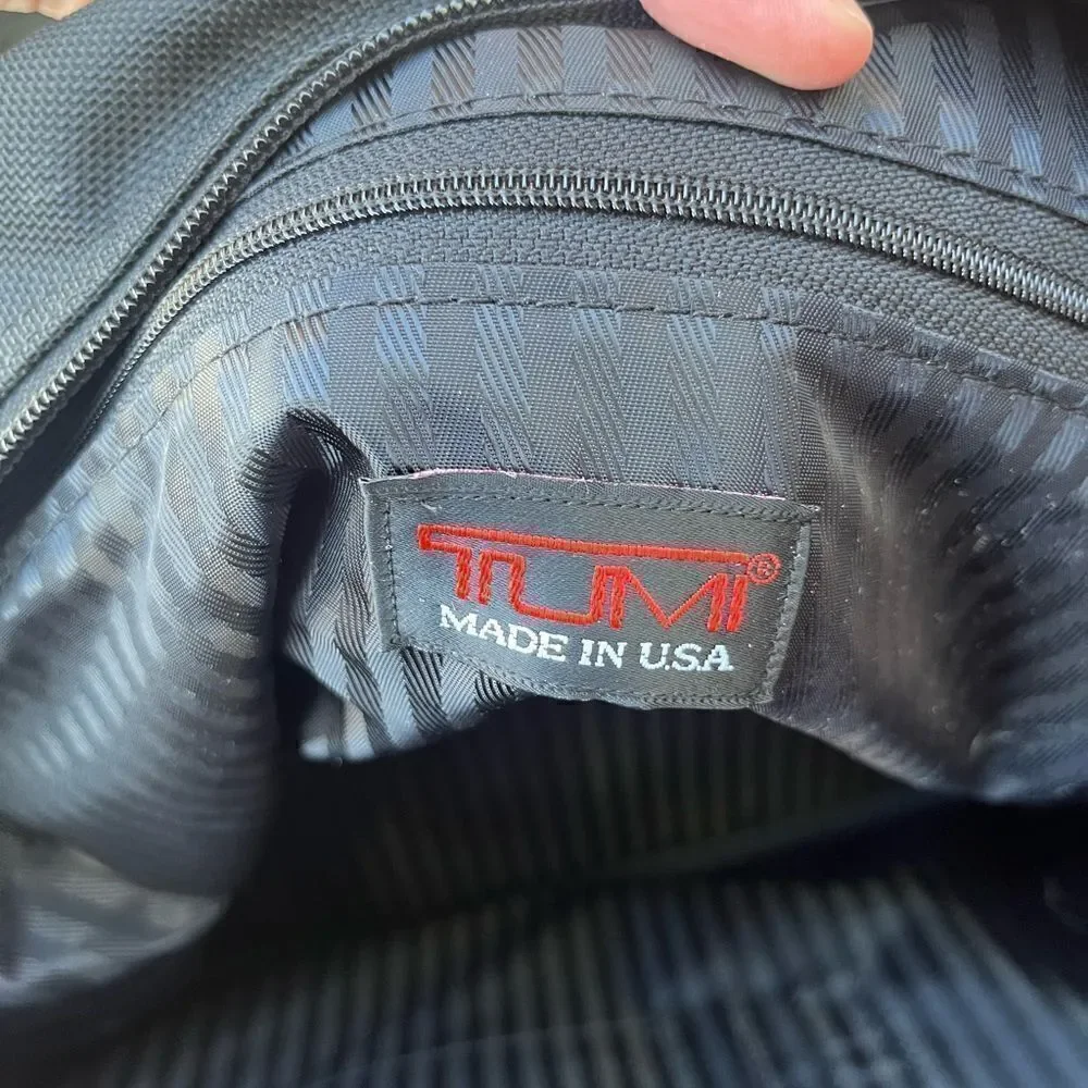 TUMI Alpha Duffle Bag/Classic Travel Carry on 223D3